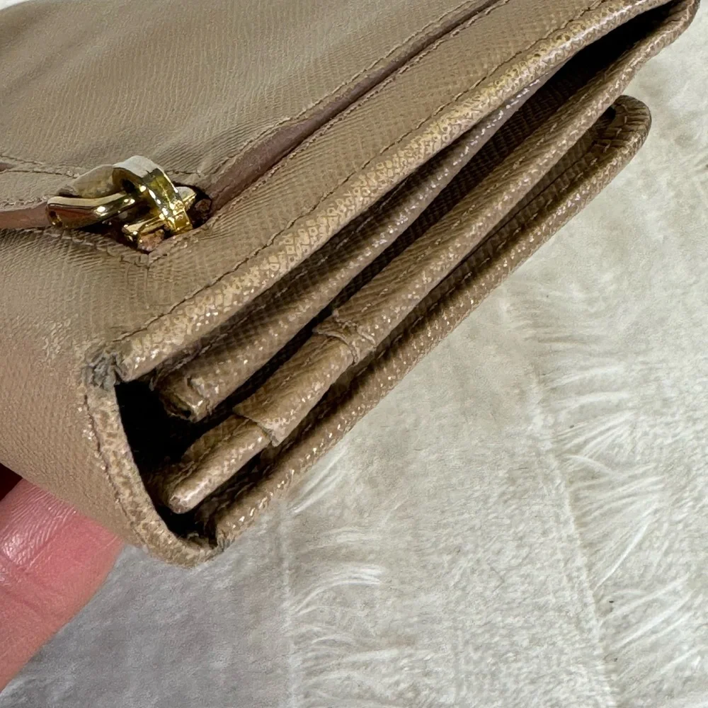 💛 SOLD 💛 Prada Saffiano Leather Bow Continental Wallet - Picture 15 of 16
